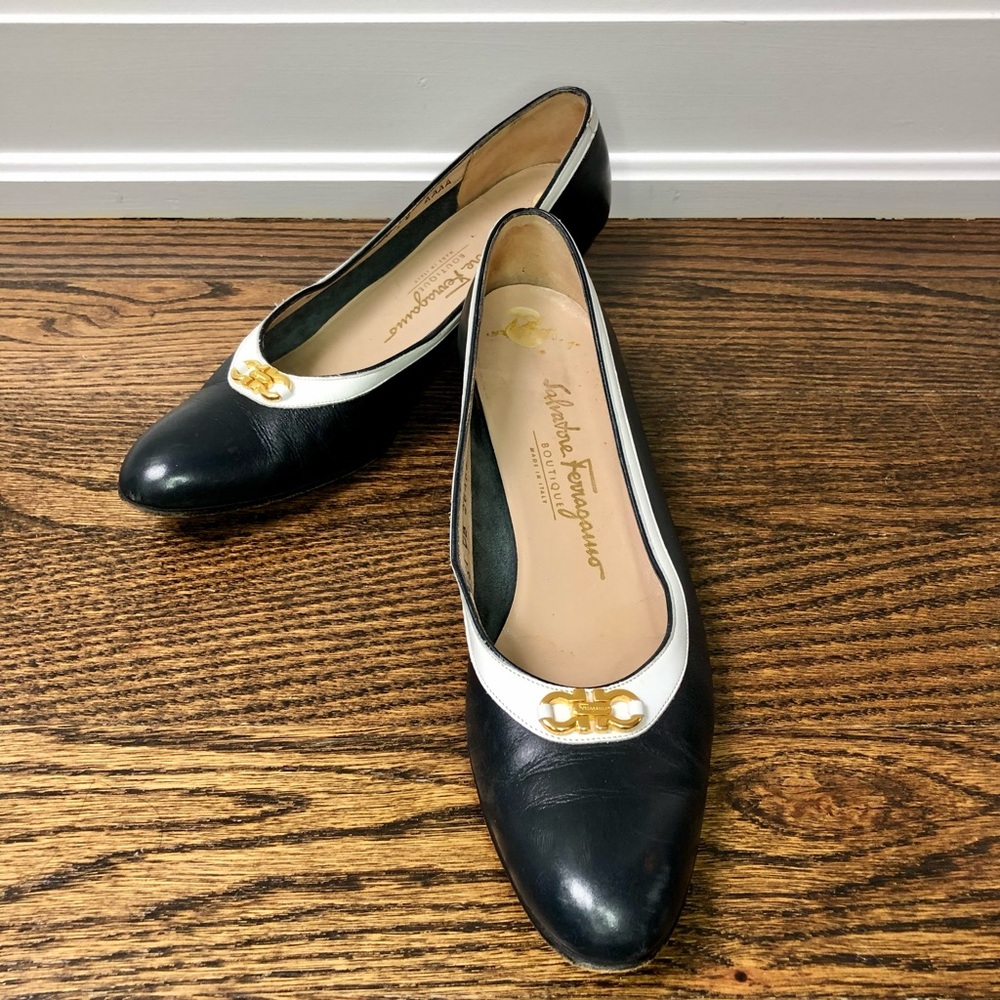 💠 Vintage Salvatore Ferragamo Boutique Pumps 8 Narrow